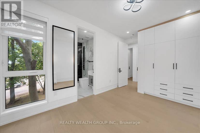 2 Kingsbury Crescent — photo 36 of 40