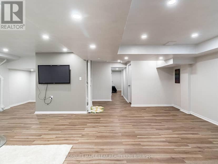 8 - 350 Lakebreeze Drive — photo 24 of 40