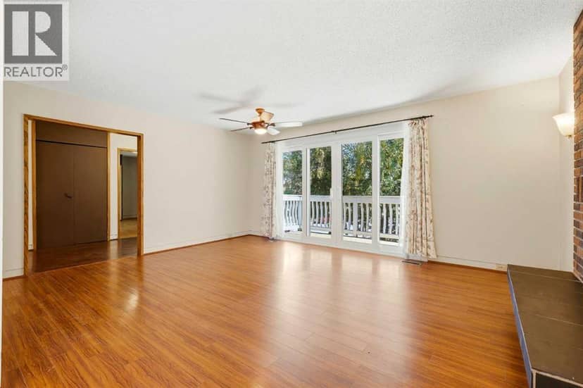 944 Canna Crescent SW — photo 10 of 40