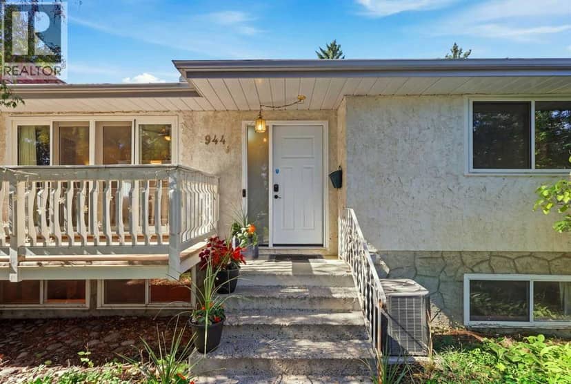 944 Canna Crescent SW, Calgary, photo 2