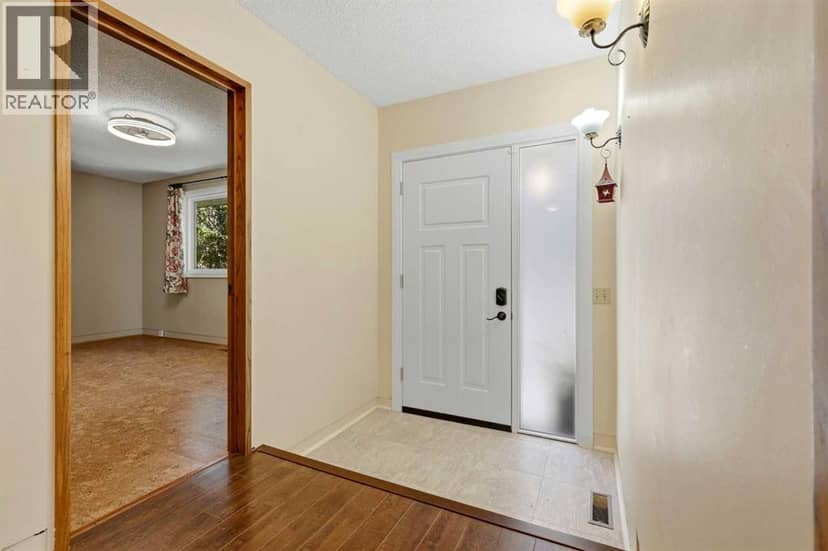 944 Canna Crescent SW, Calgary, photo 4