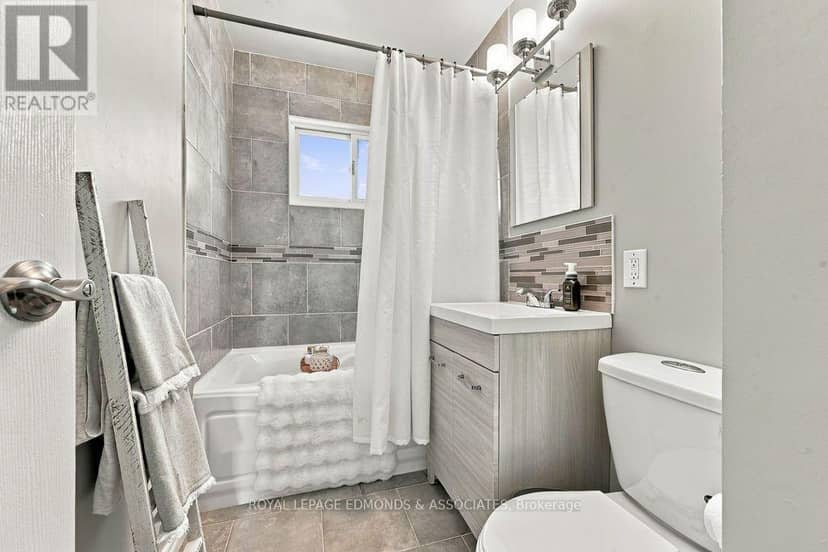 525 Irving Street — photo 21 of 39
