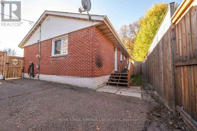 525 Irving Street — photo 34 of 39
