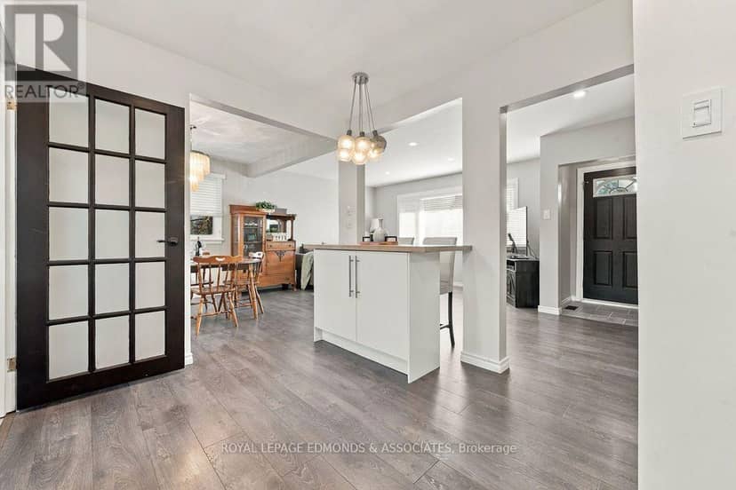 525 Irving Street — photo 9 of 39