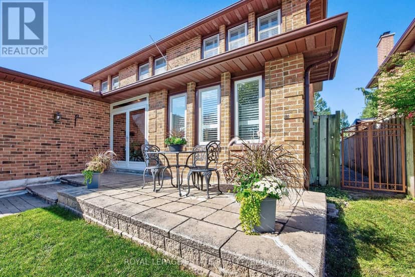 268 Fincham Avenue, Markham, photo 3