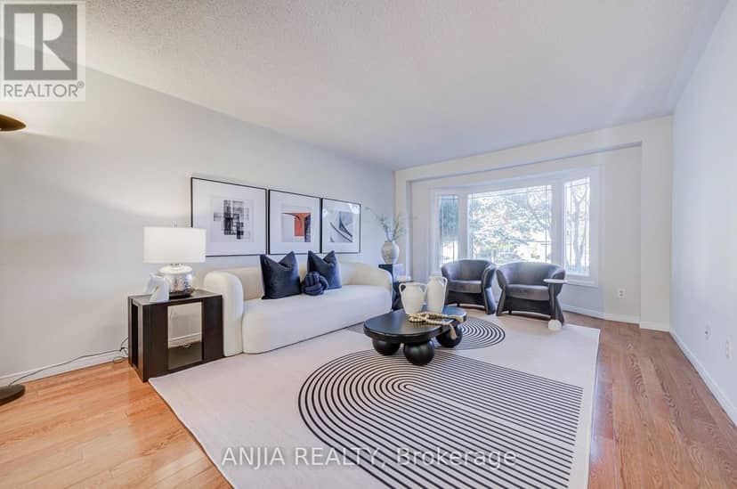 17 Charrington Crescent — photo 12 of 40