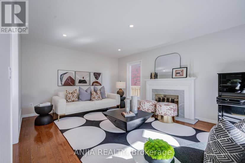 17 Charrington Crescent — photo 24 of 40