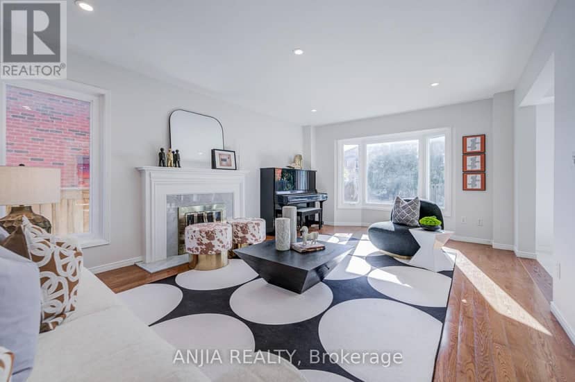 17 Charrington Crescent — photo 26 of 40