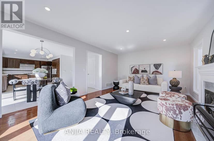 17 Charrington Crescent — photo 27 of 40