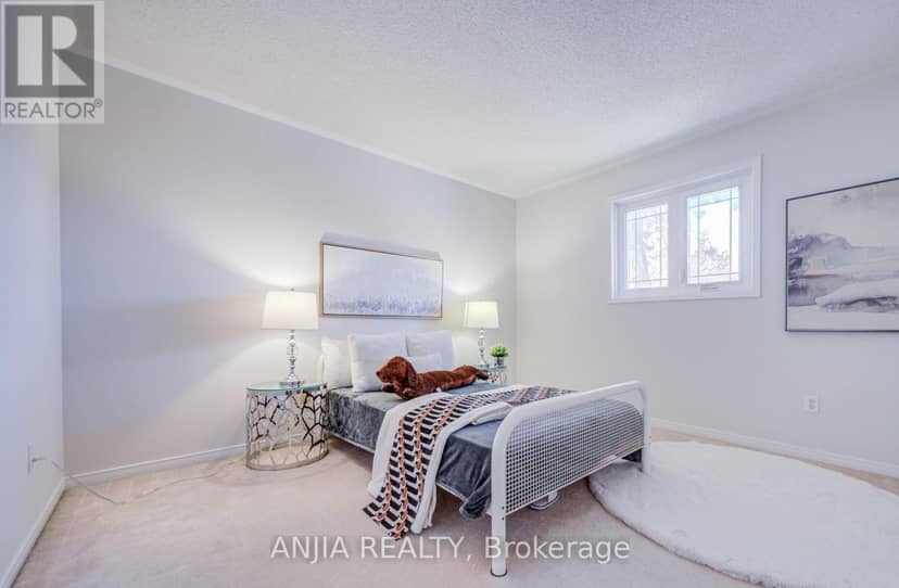17 Charrington Crescent — photo 37 of 40