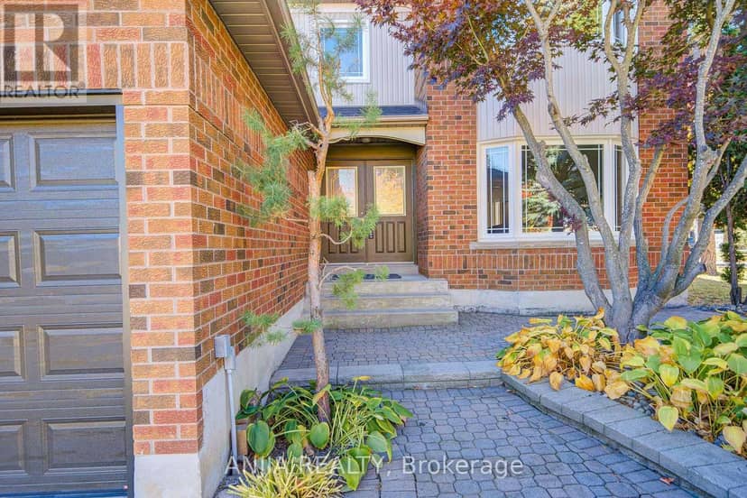 17 Charrington Crescent, Markham, photo 4