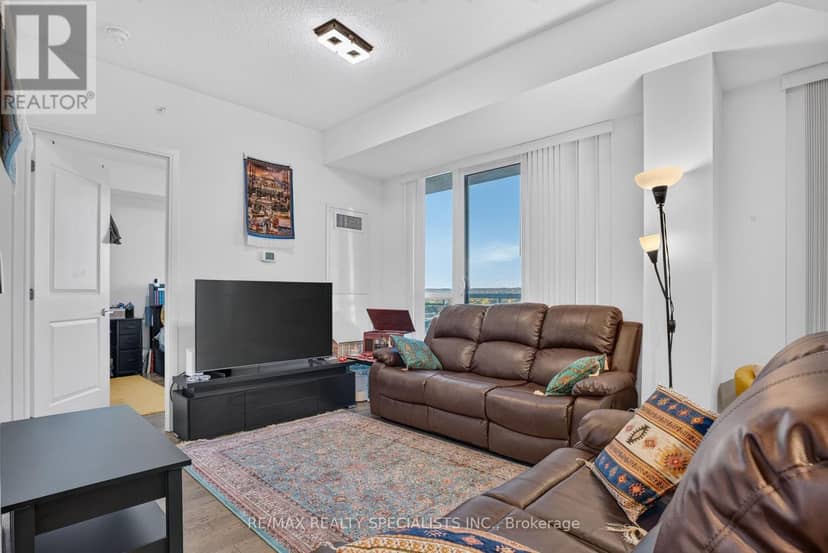 NW 1004 - 9201 Yonge Street — photo 12 of 40