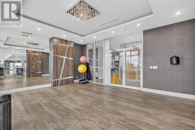 NW 1004 - 9201 Yonge Street — photo 32 of 40