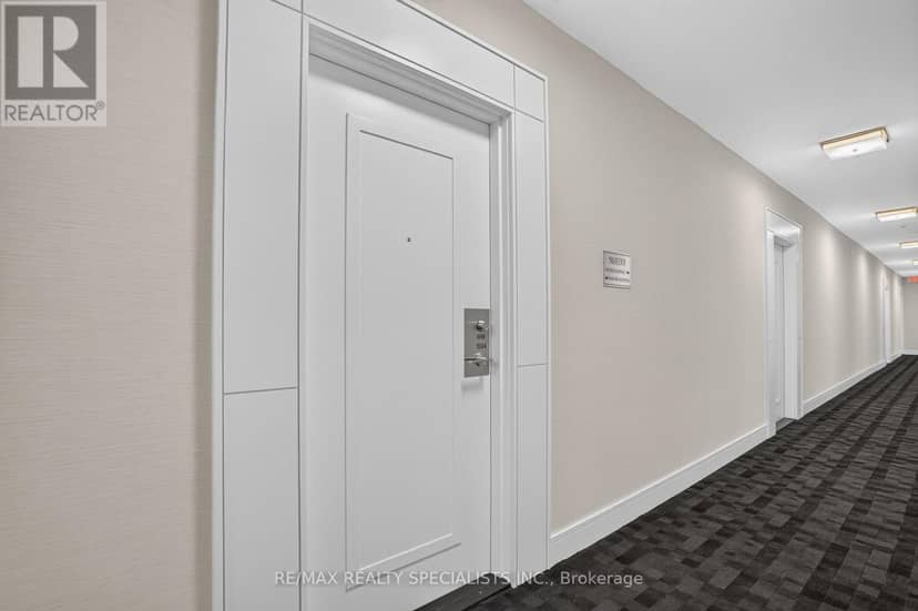 NW 1004 - 9201 Yonge Street, Richmond Hill, photo 5