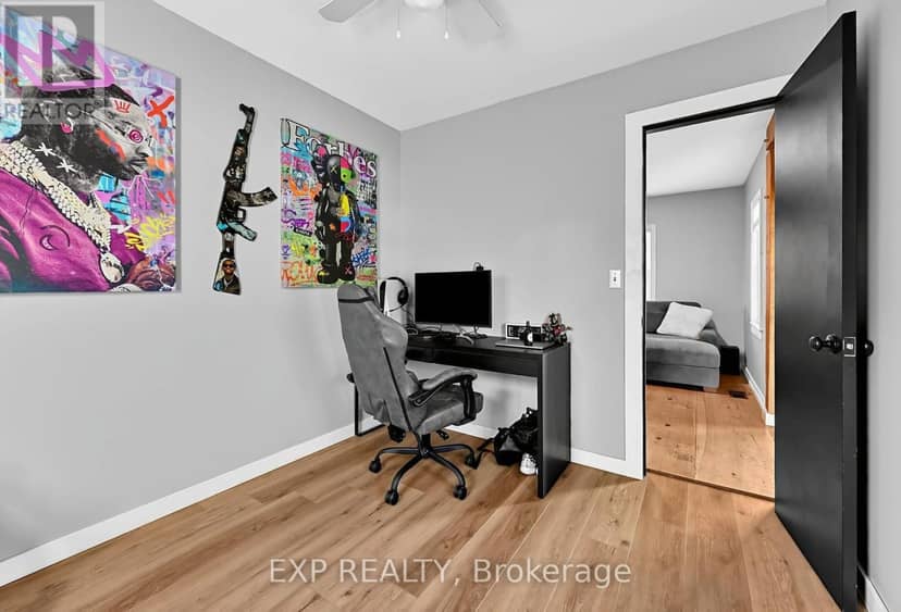323 Bell Street — photo 10 of 38