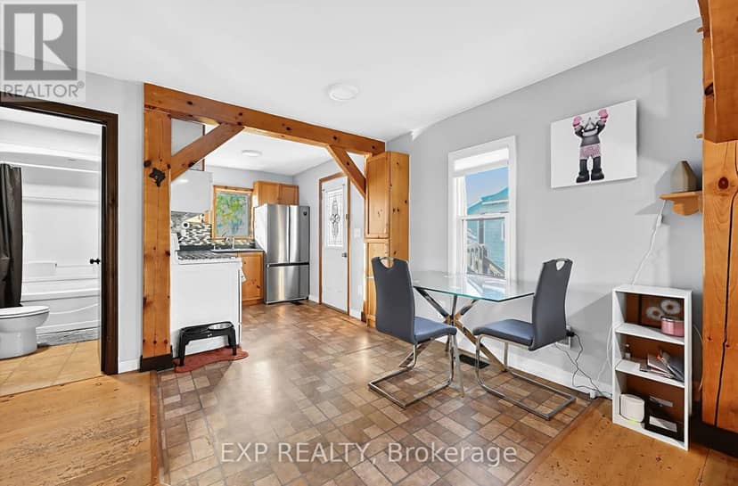 323 Bell Street — photo 12 of 38