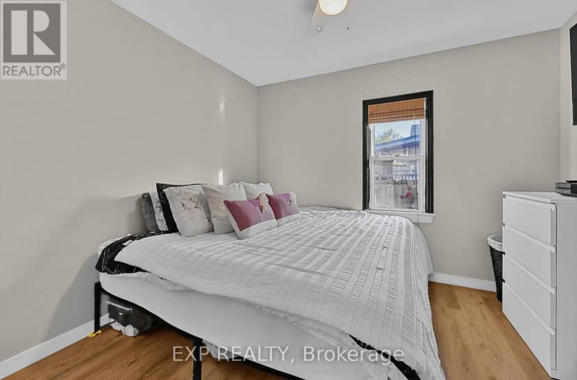 323 Bell Street — photo 17 of 38