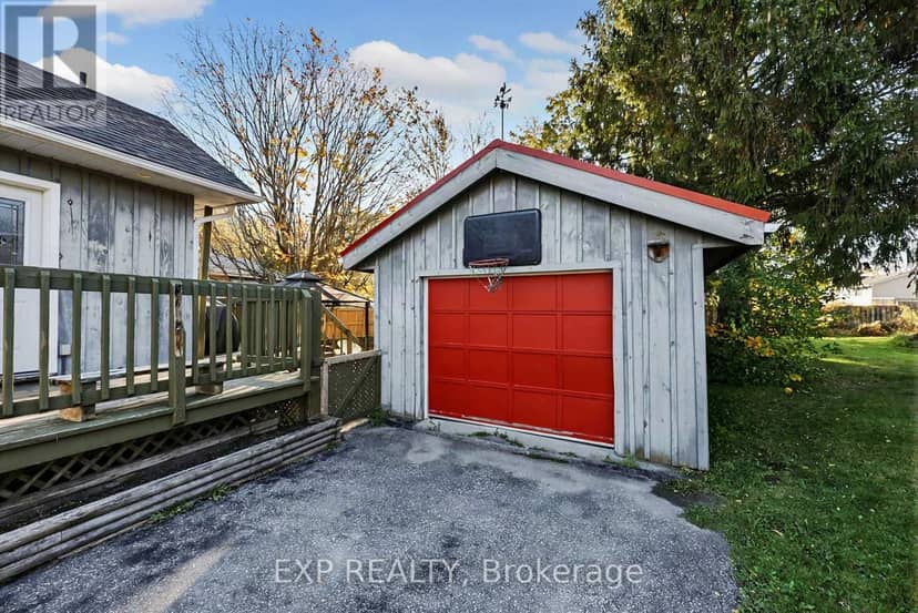 323 Bell Street — photo 22 of 38