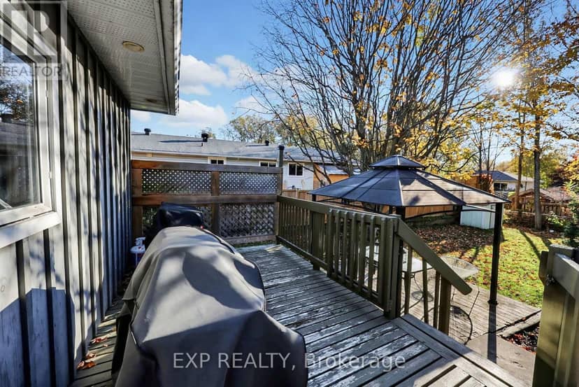 323 Bell Street — photo 25 of 38