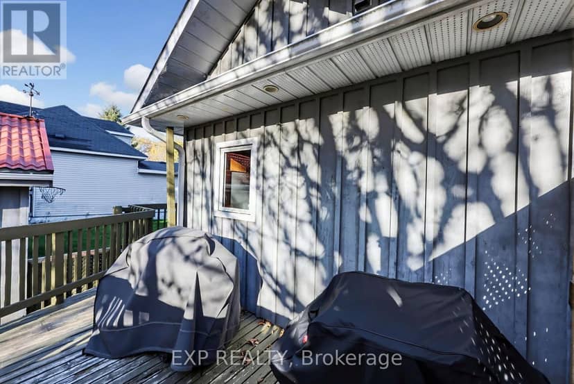 323 Bell Street — photo 26 of 38