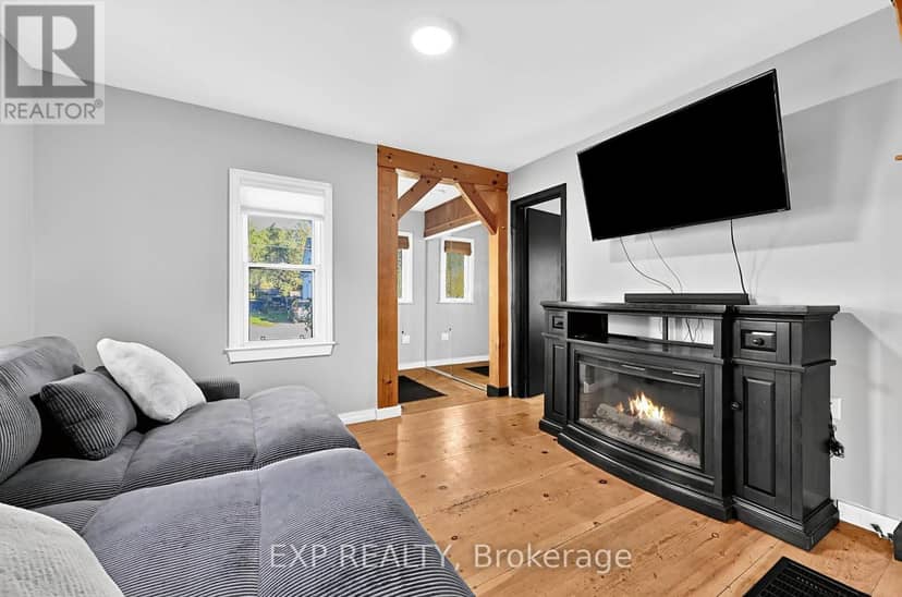 323 Bell Street, Tay, photo 8