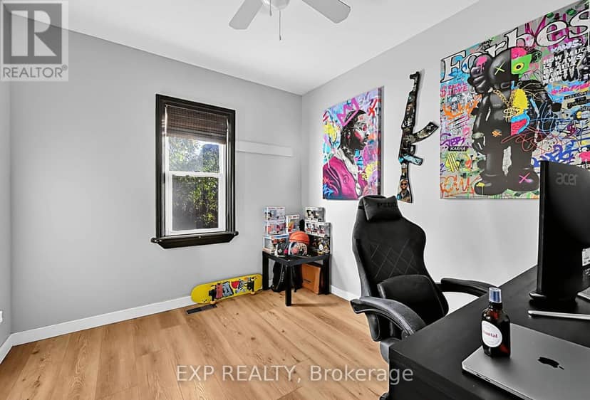 323 Bell Street — photo 9 of 38