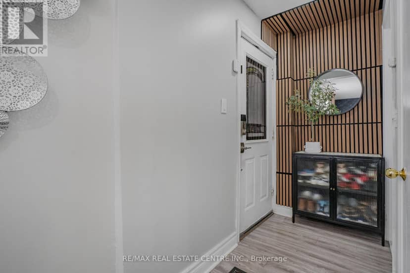 20 Brock Street, Oshawa, photo 5
