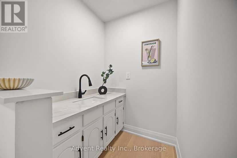 108 Valleyway Crescent — photo 24 of 40
