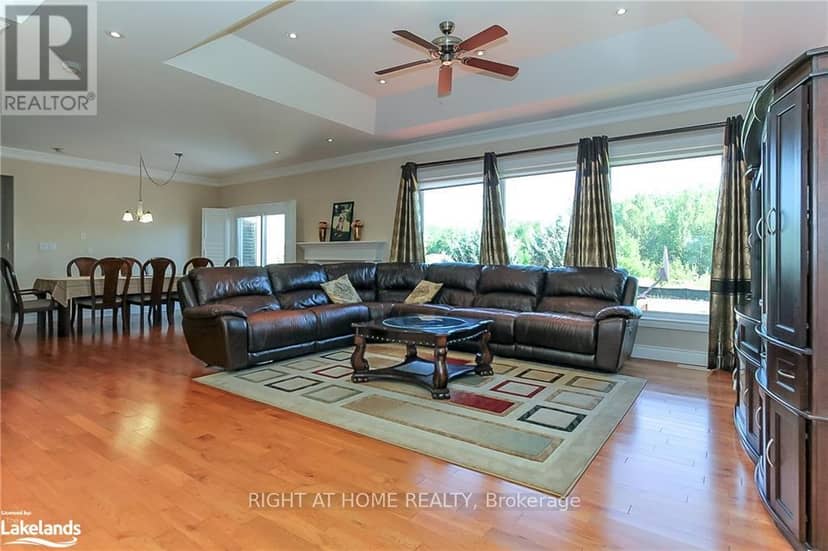 16 Wasaga Sands Drive — photo 18 of 39