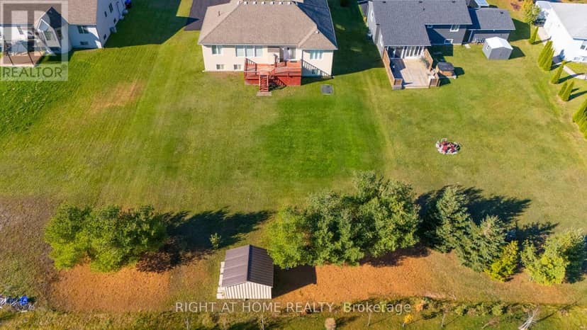 16 Wasaga Sands Drive — photo 9 of 39