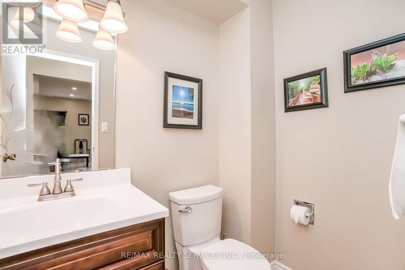 32 Winterfold Drive — photo 14 of 40