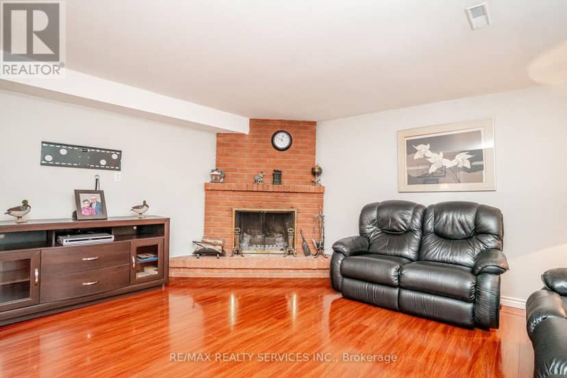 32 Winterfold Drive — photo 19 of 40
