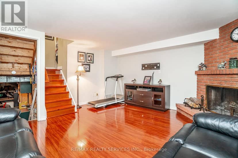 32 Winterfold Drive — photo 20 of 40