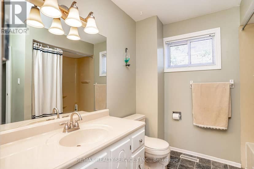 32 Winterfold Drive — photo 24 of 40