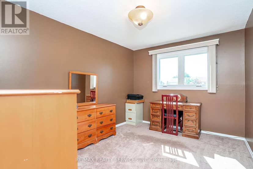 32 Winterfold Drive — photo 26 of 40