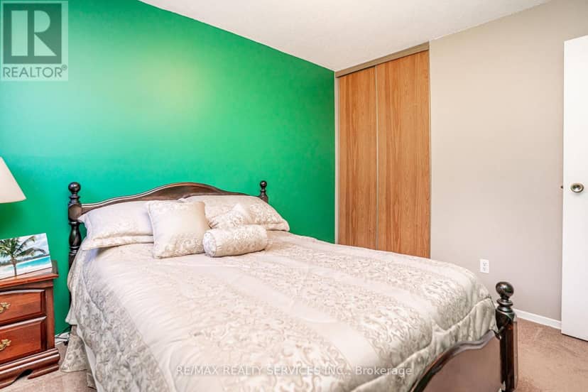 32 Winterfold Drive — photo 29 of 40