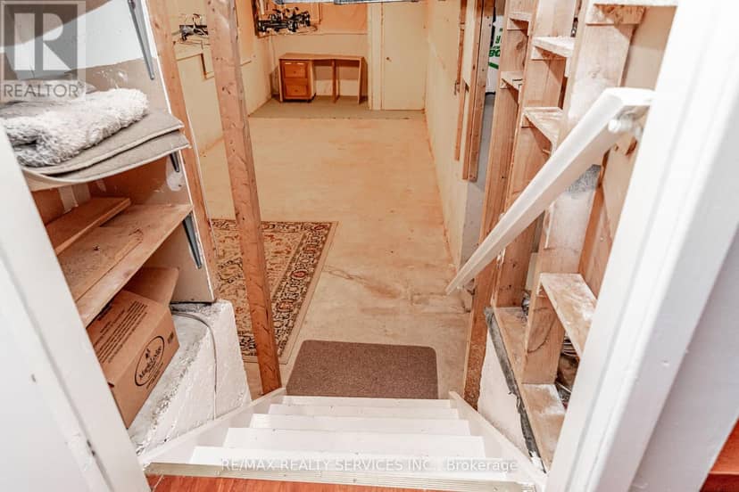 32 Winterfold Drive — photo 30 of 40