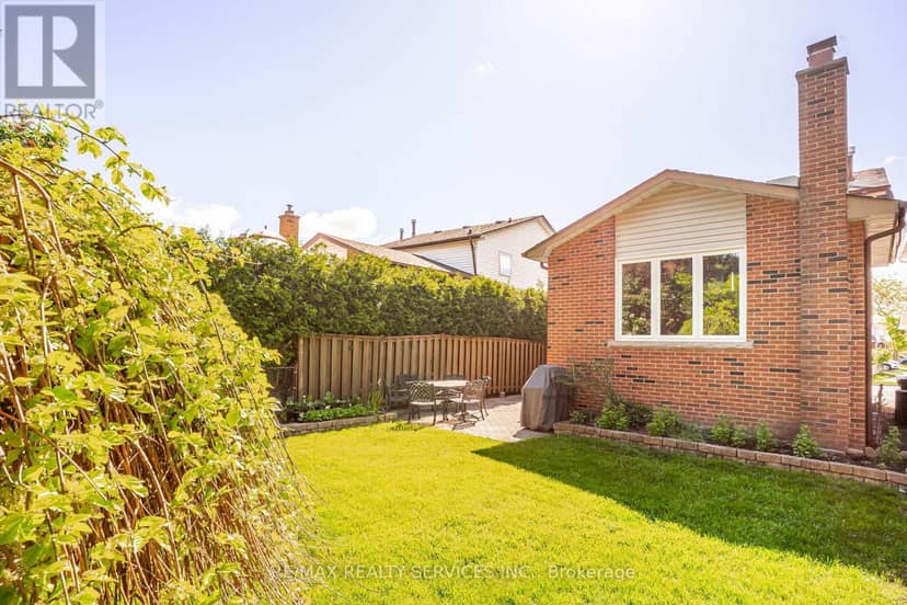 32 Winterfold Drive — photo 38 of 40