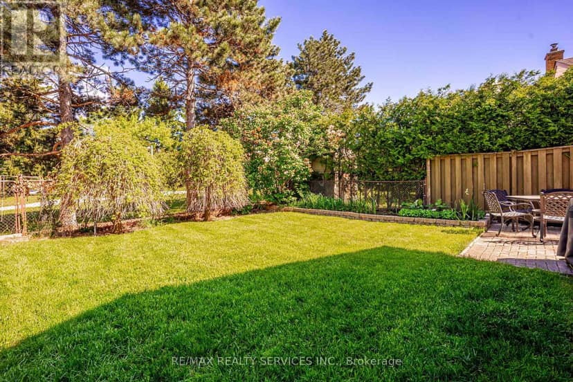 32 Winterfold Drive — photo 40 of 40