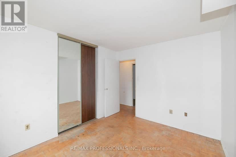 708 - 1515 Lakeshore Road — photo 19 of 24