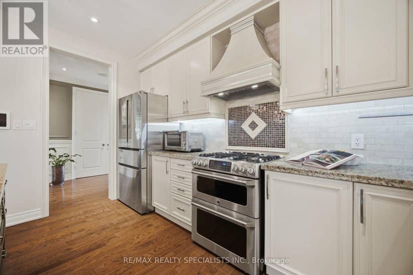 6 McCandless Court — photo 11 of 40