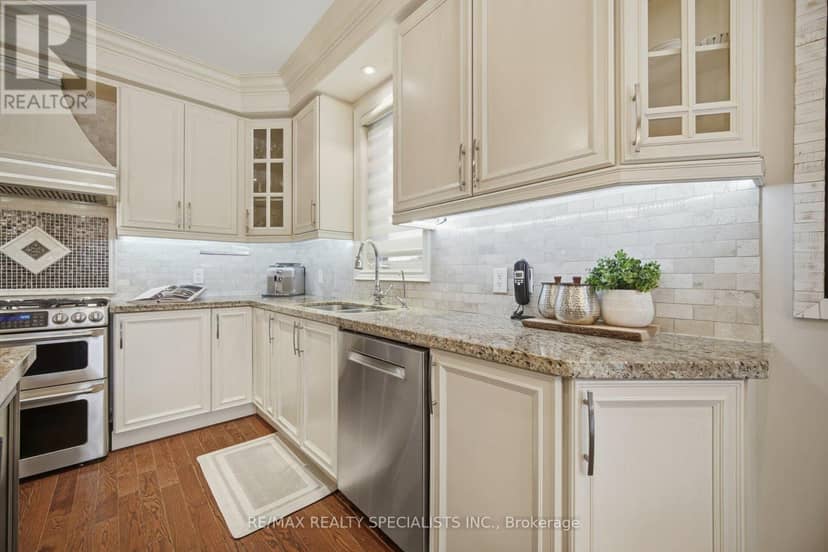 6 McCandless Court — photo 12 of 40