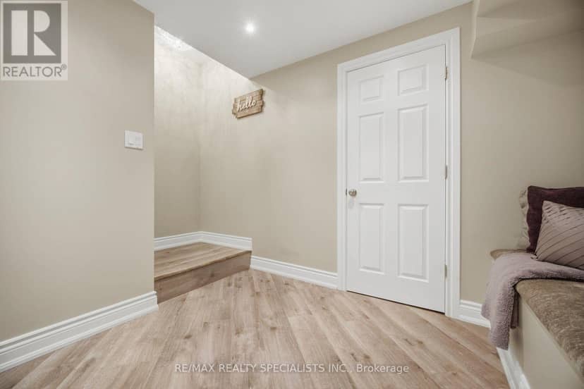 6 McCandless Court — photo 34 of 40