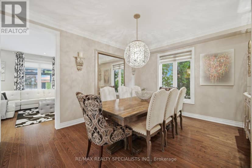 6 McCandless Court — photo 9 of 40