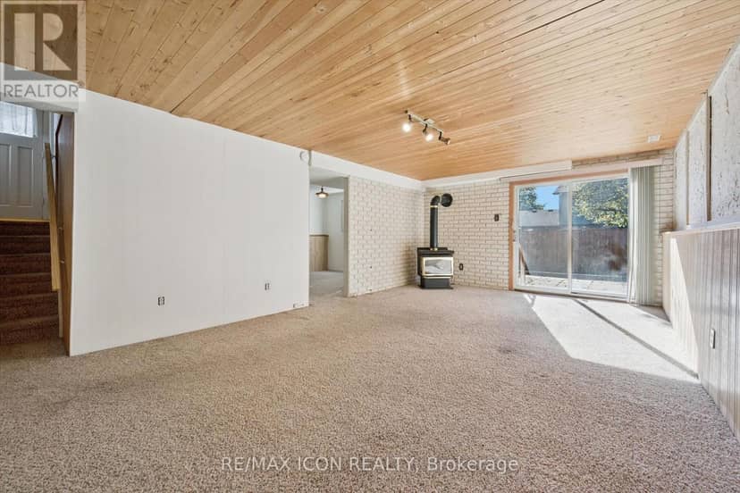 43 Lewis Crescent — photo 26 of 39