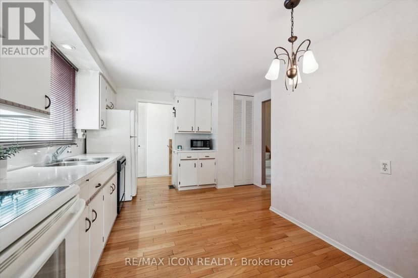 43 Lewis Crescent — photo 8 of 39