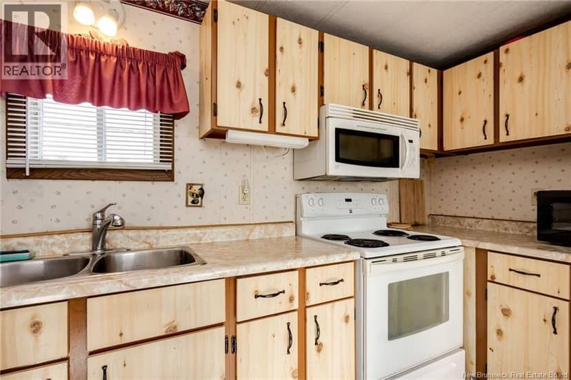72 Violet Street — photo 12 of 27