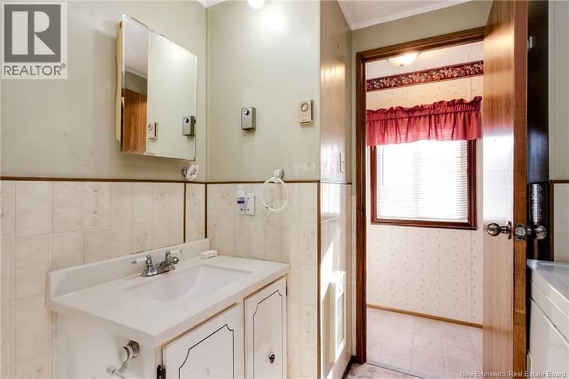 72 Violet Street — photo 14 of 27