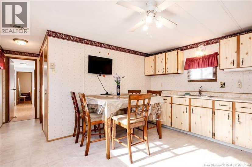 72 Violet Street — photo 10 of 27