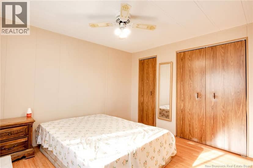 72 Violet Street — photo 17 of 27